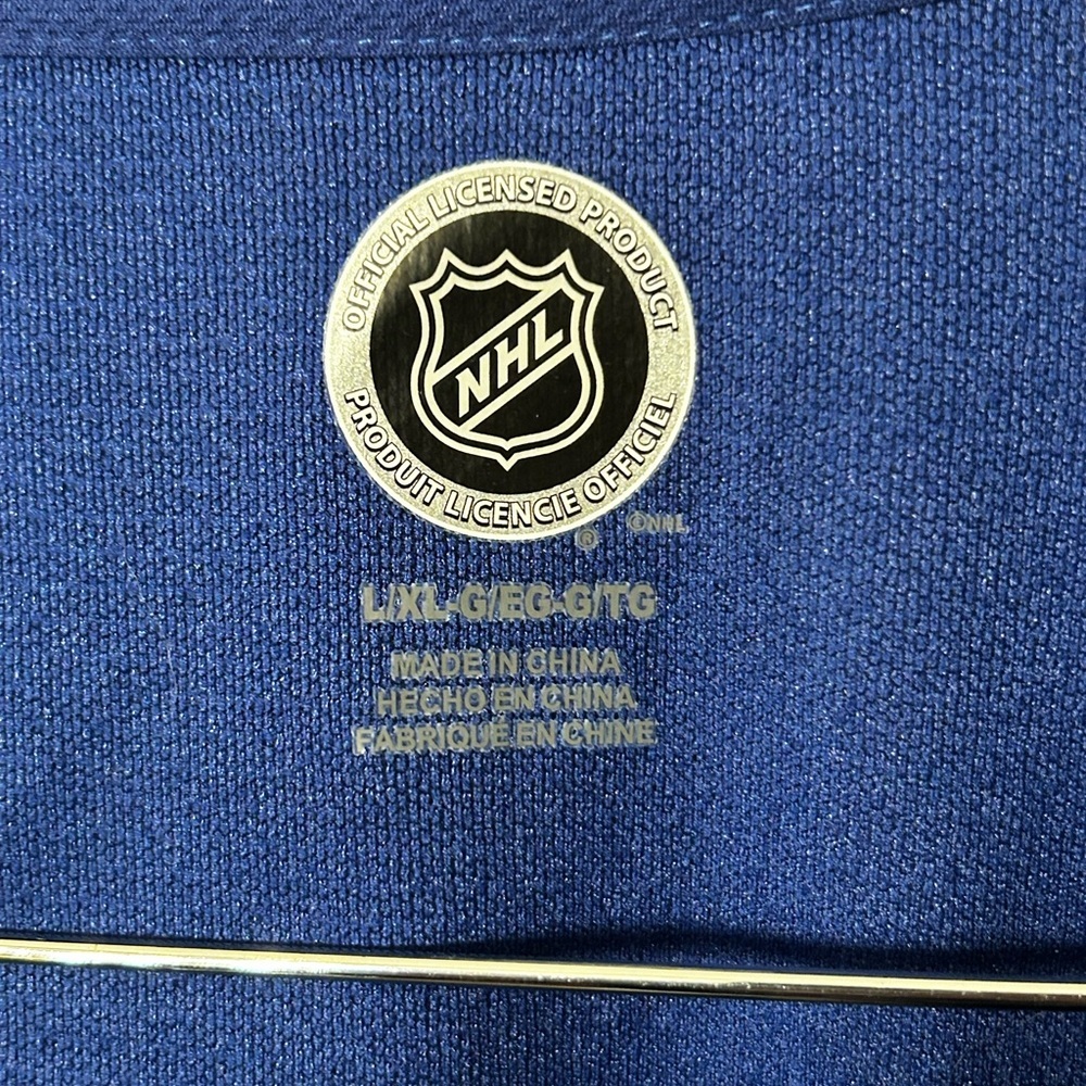 Plain Vancouver Canucks Jersey Blue - Picture 4 of 4